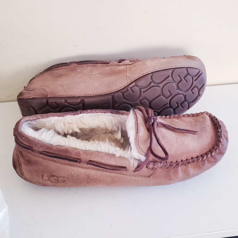 UGG Slippers - Womens 9 ( GUC)🚫FINAL SALE